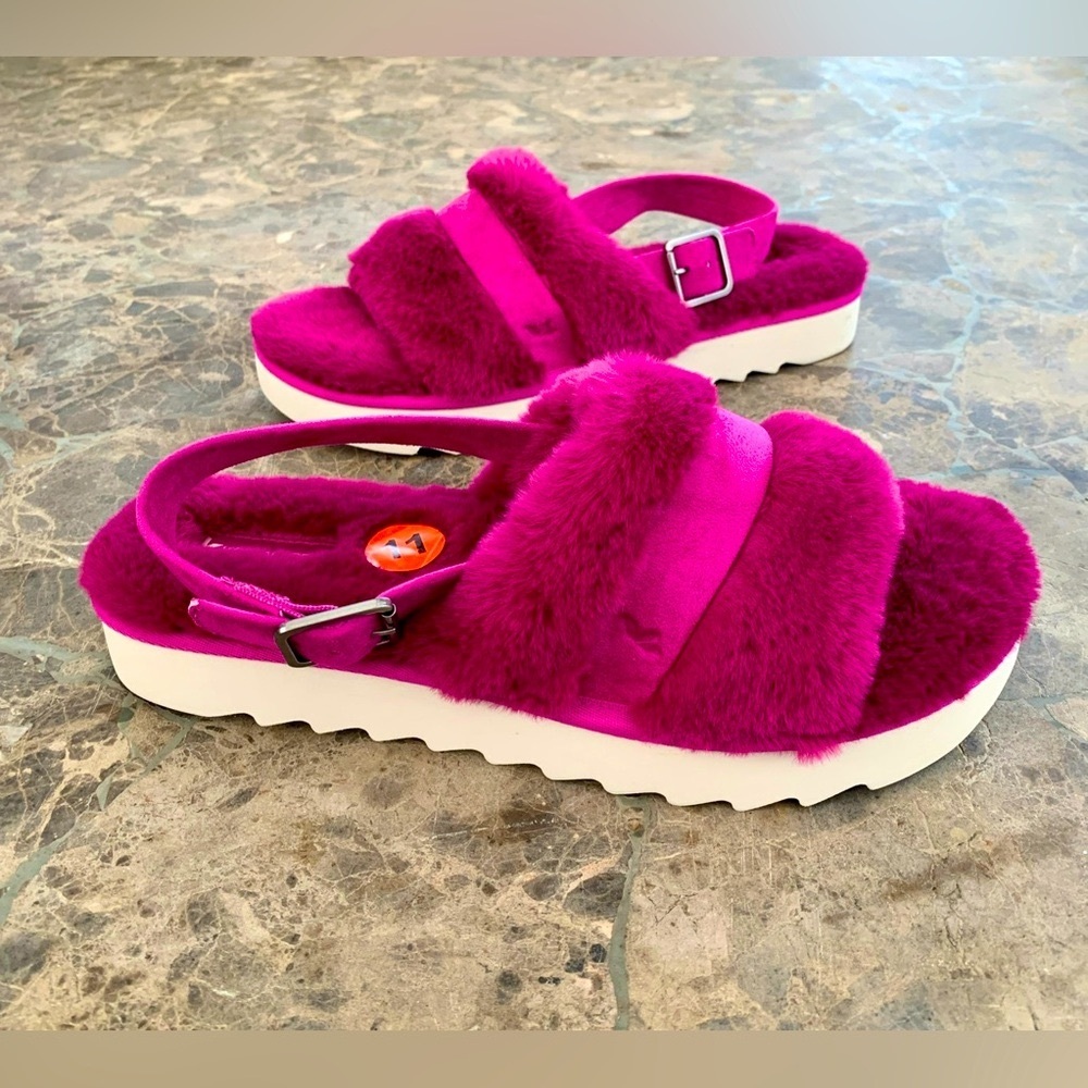 NEW UGG Koolaburra Slides Slippers Sandals Fuzz'd Out Fuchsia/ Purple Faux Fur